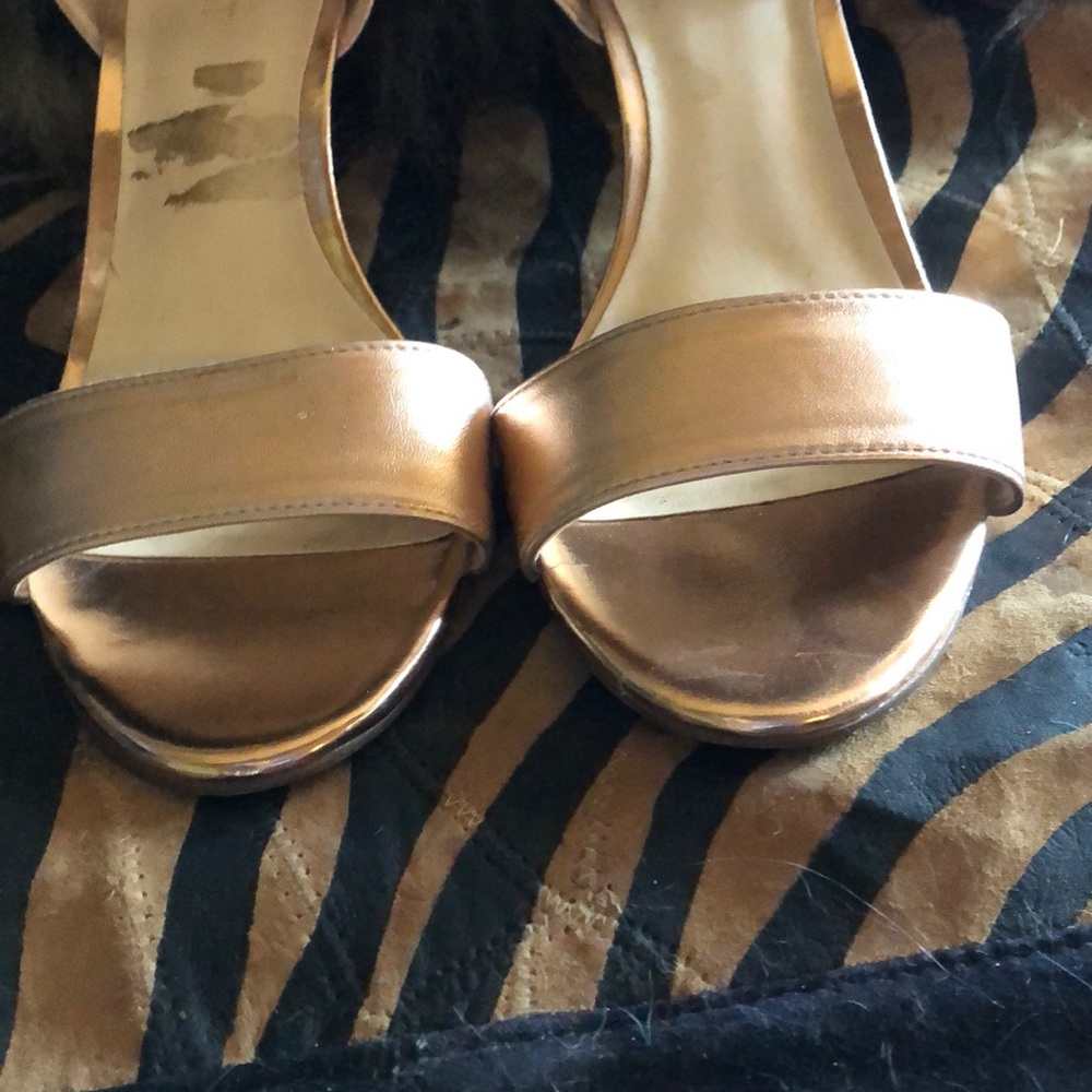 Nine West Rosegold metallic 2 1/2 inch heels